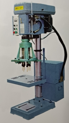 立式油壓自動(dòng)進(jìn)刀鉆孔機(jī)床