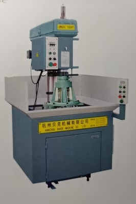 桌式導(dǎo)螺桿自動進刀攻牙機床